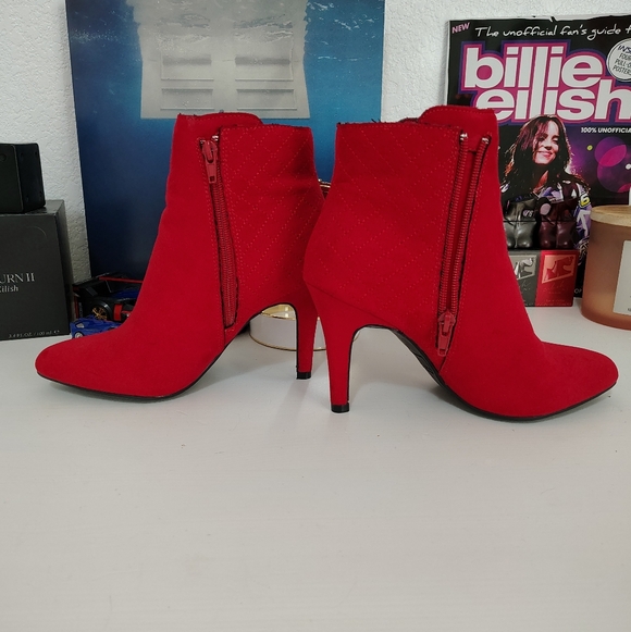 ME TOO ELLEN Ankle Bootie Red Suede Pointed Toe Stiletto Heel Size 7 - Picture 2 of 10